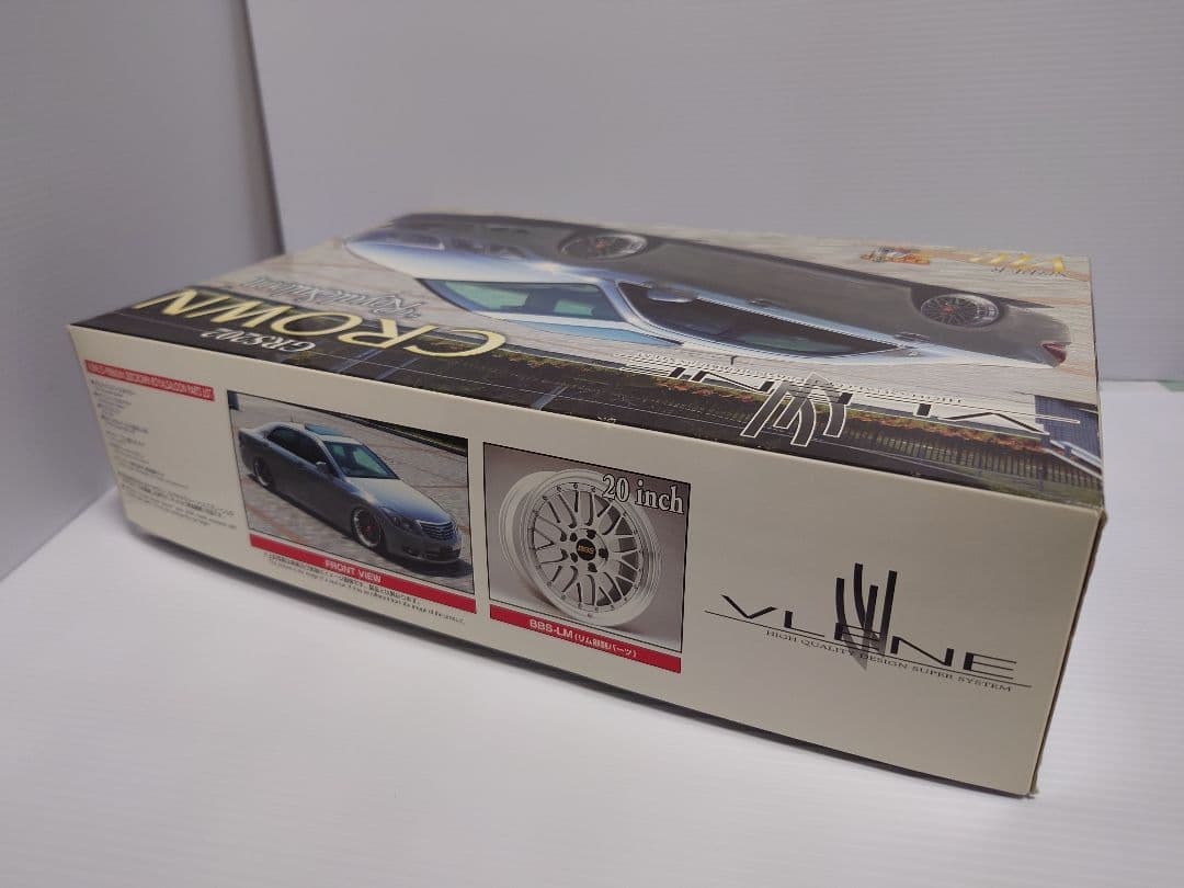 アオシマ　VLINE GRS202 CROWN  Saloon