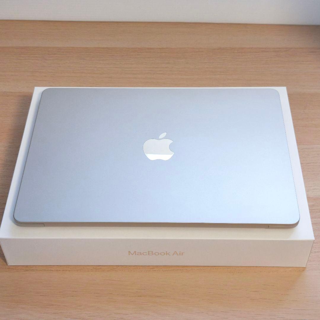 【極美品】MacBook Air M2 8GB 256GB スターライト