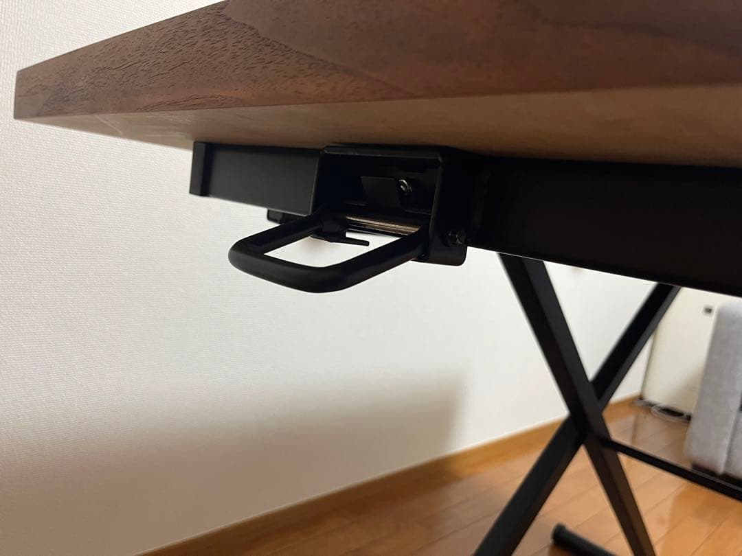 ニトリ　昇降式テーブル　天板カバー付き