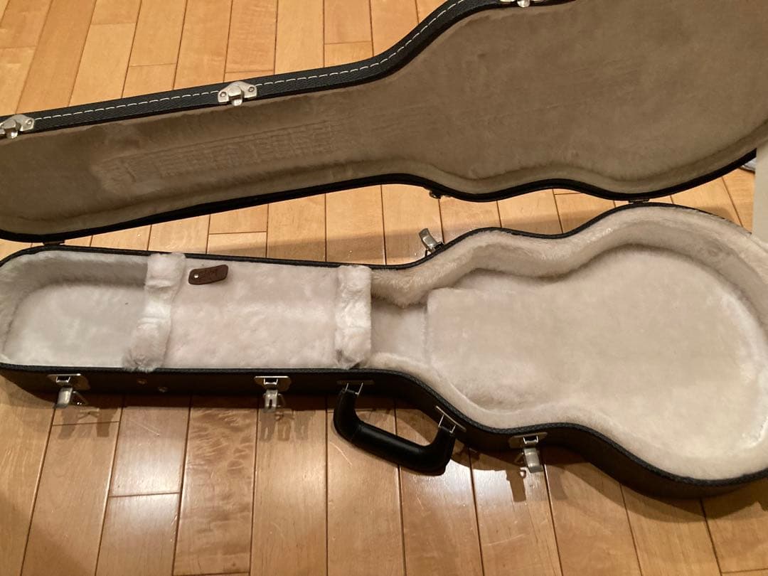 ギブソンUSA レスポール・スタジオ　オールブラック　ハードケース付き