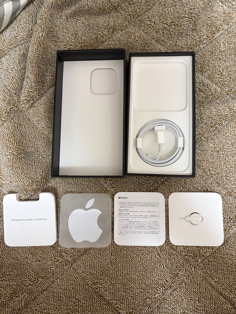 【最終値下げ】iPhone13pro 256GB シルバー simフリー