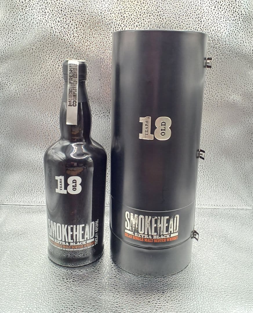 SMOKE HEAD スモーク ヘッド 18年 エクストラ ブラック 700ml