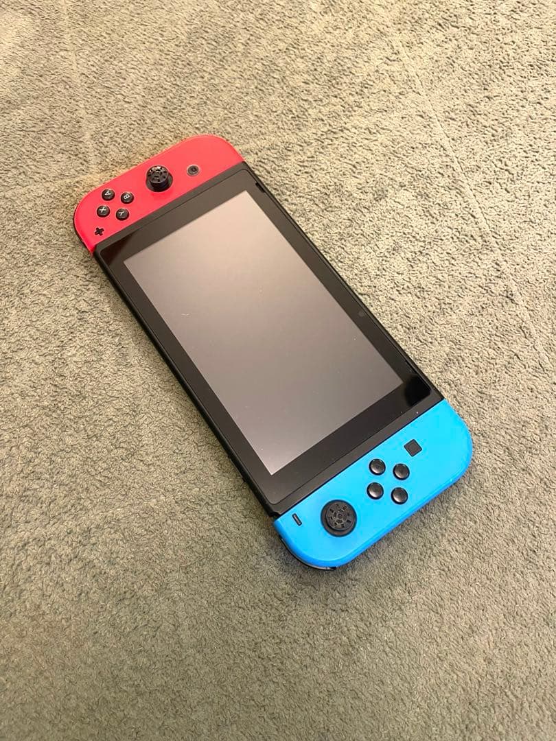 Nintendo Switch 本体（新型） ネオンブルー／ネオンレッド