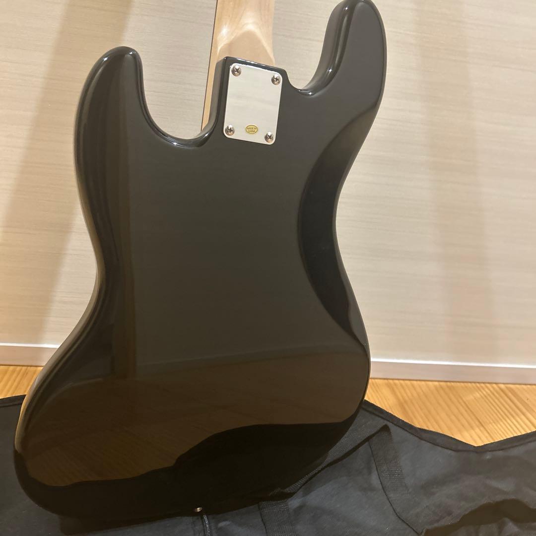 未使用に近い　ブラック　Legendベースギター