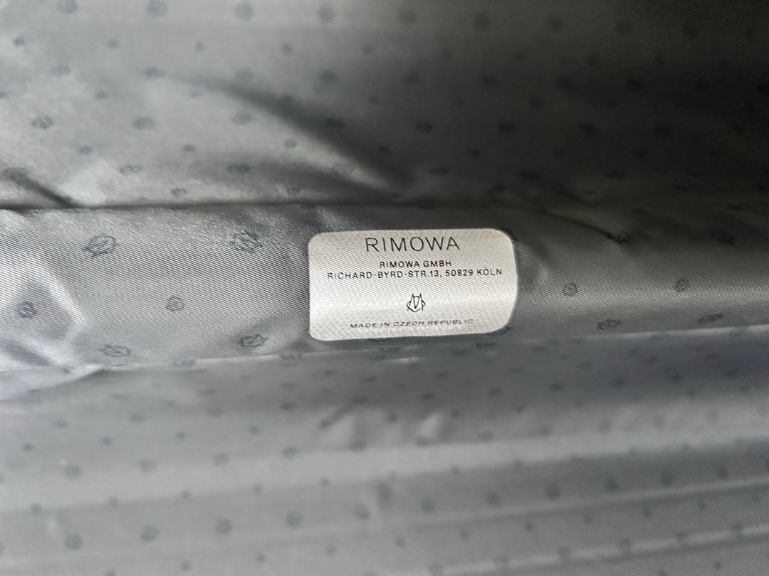 RIMOWA Hybrid グロススカイブルー 84L 2025年購入