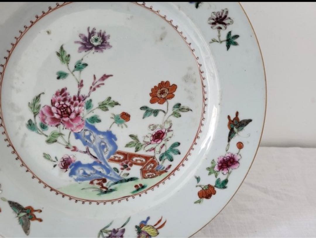 中国古美術品　清の乾隆時代　粉彩草花文皿　本物保証　23cm