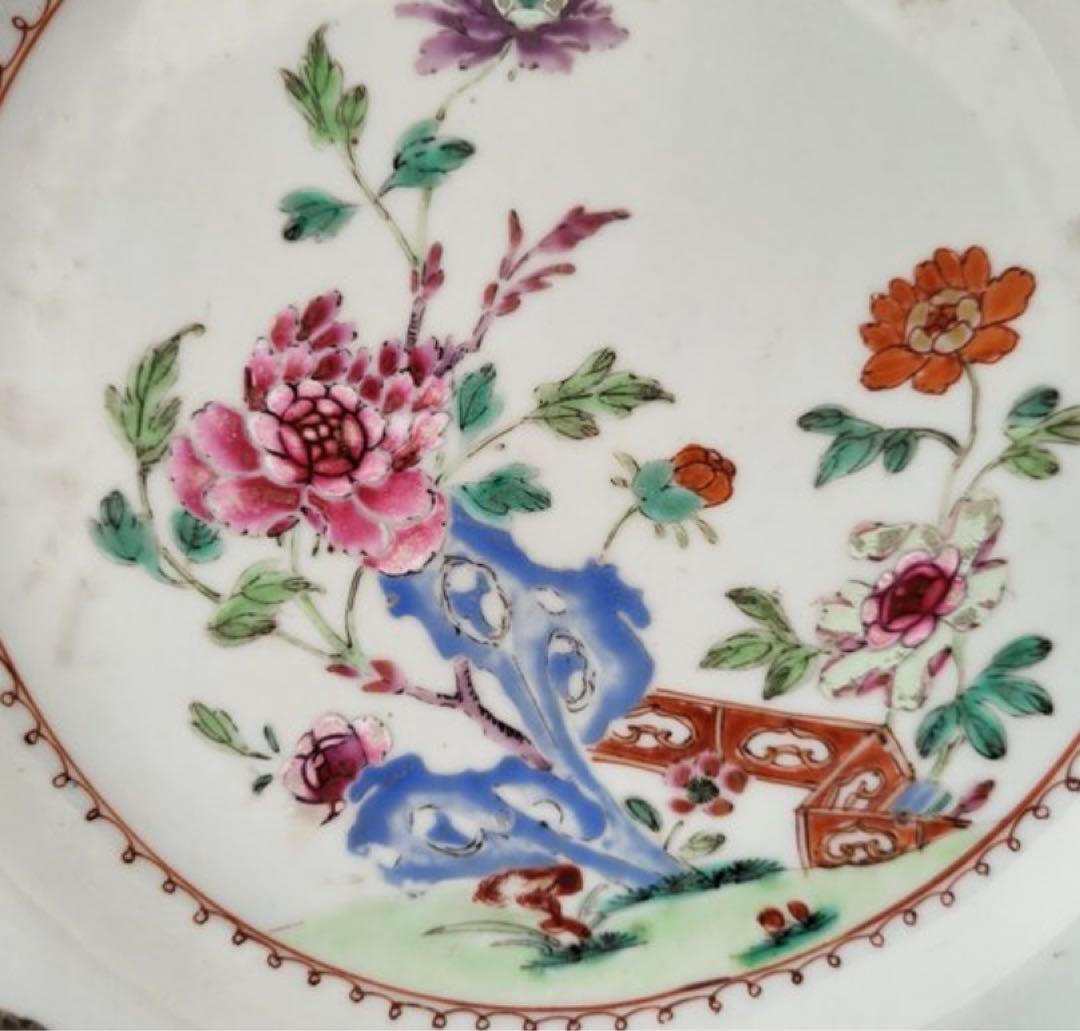 中国古美術品　清の乾隆時代　粉彩草花文皿　本物保証　23cm