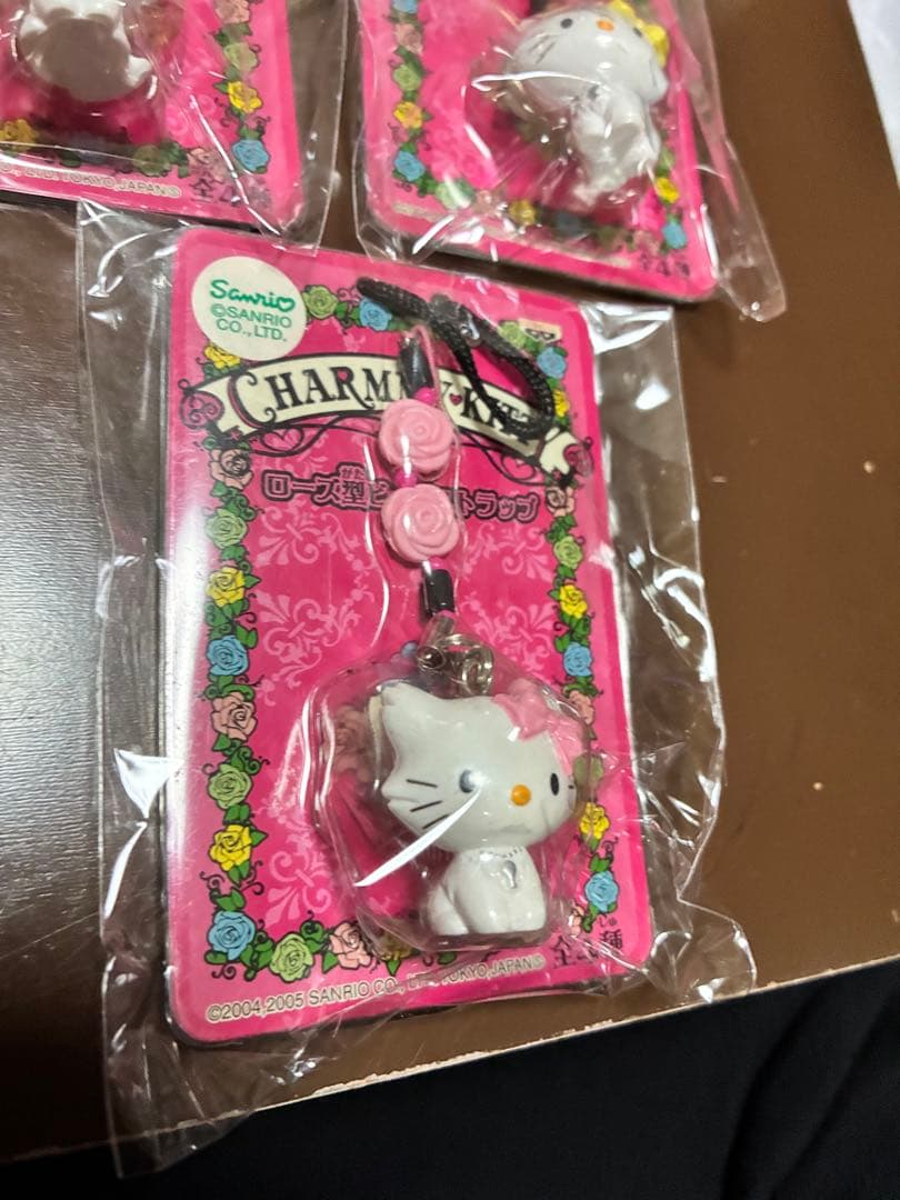 希少 激レア 新品 ご当地 チャーミーキティ ローズ型 ビーズ ストラップ