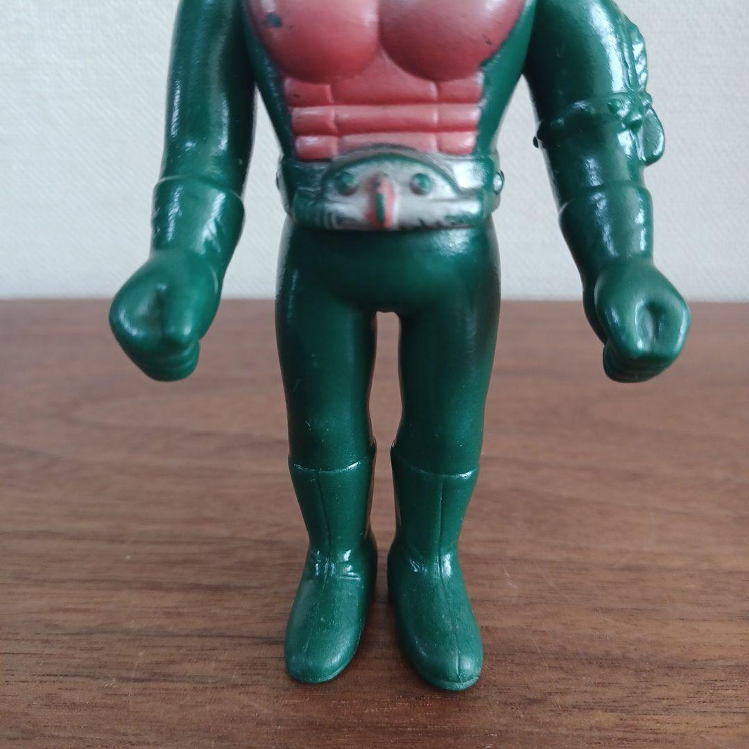 無版権　パチもの「仮面ライダーアマゾン」風の緑色の希少ソフビフィギュア