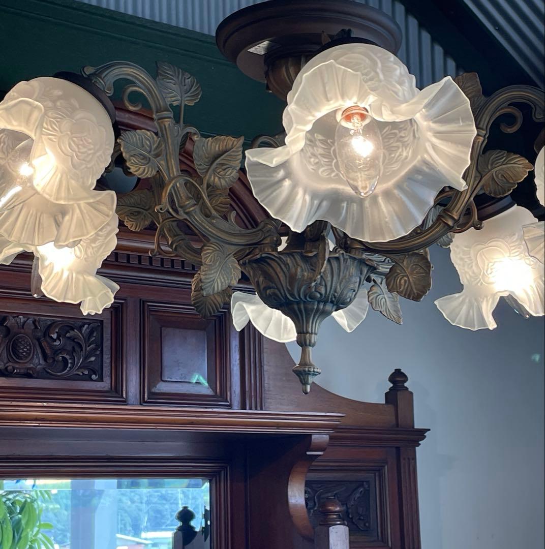 r179 IDC大塚家具 真鍮製 6灯シャンデリア 豪華でクラシックなデザイン