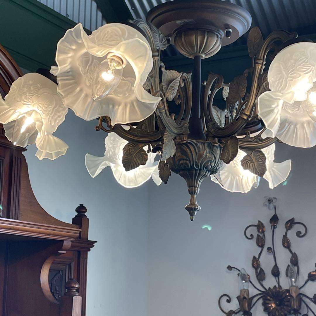 r179 IDC大塚家具 真鍮製 6灯シャンデリア 豪華でクラシックなデザイン