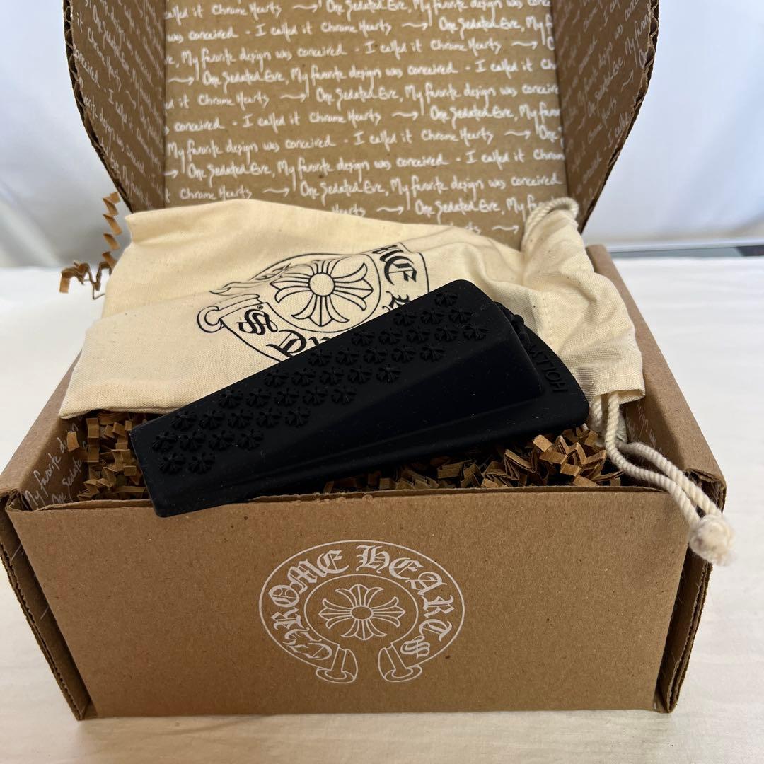 クロムハーツ 2024クリスマスノベルティ ラバードアストッパー