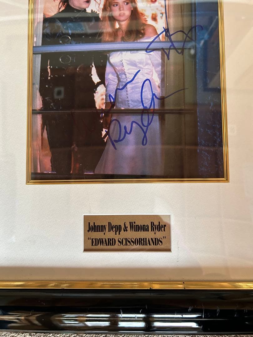 ジョニー・デップ(シーザー・ハンズ)直筆サイン入りフォトオートグラフ