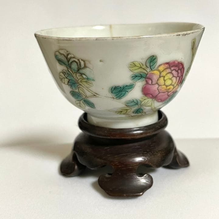 古陶磁器　杯　盃　手描き　中国　China 台付　植物　花　印　アンティーク　台