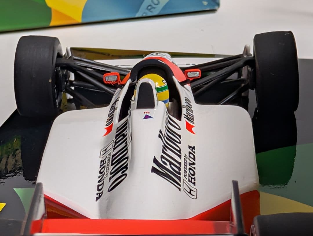 PMA 1/43 マクラーレン MP4/4 No.12 マルボロロゴ仕様台紙違い