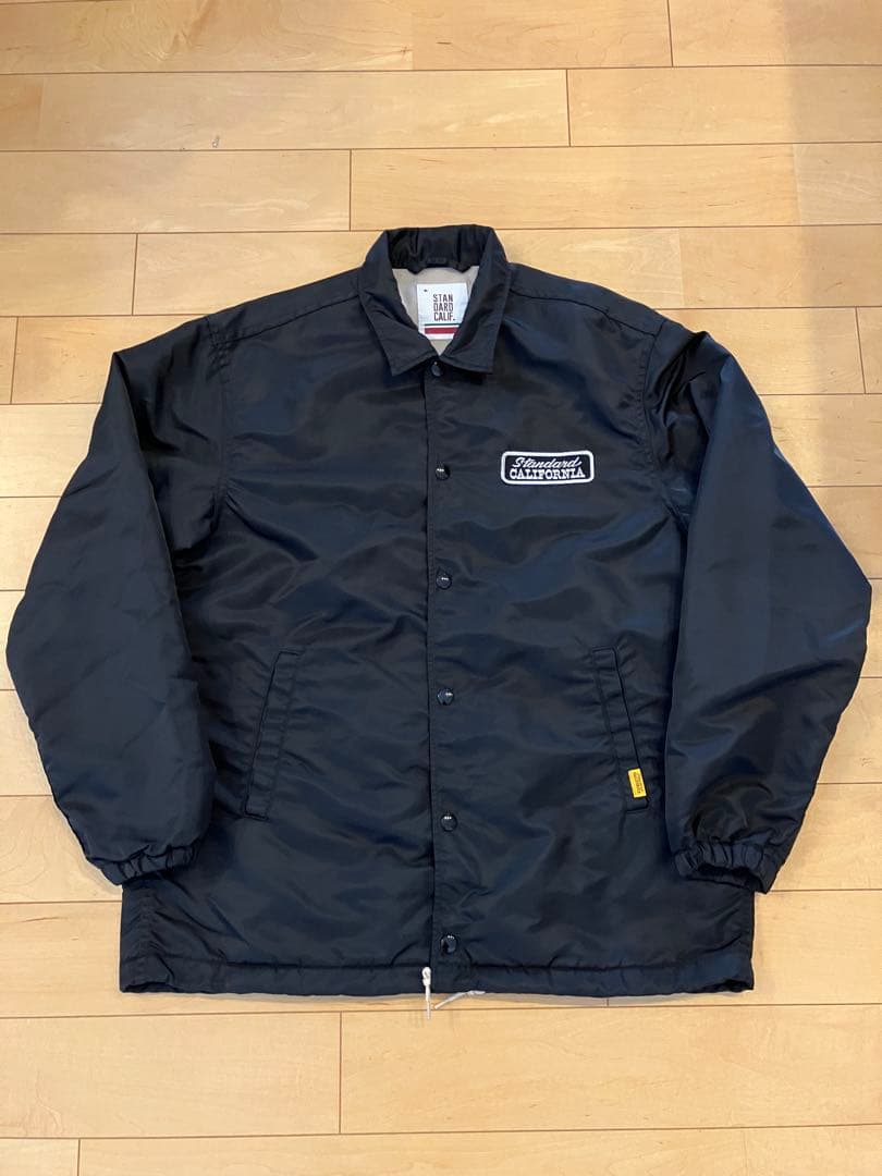 スタンダードカリフォルニア　ロゴパッチコーチジャケット