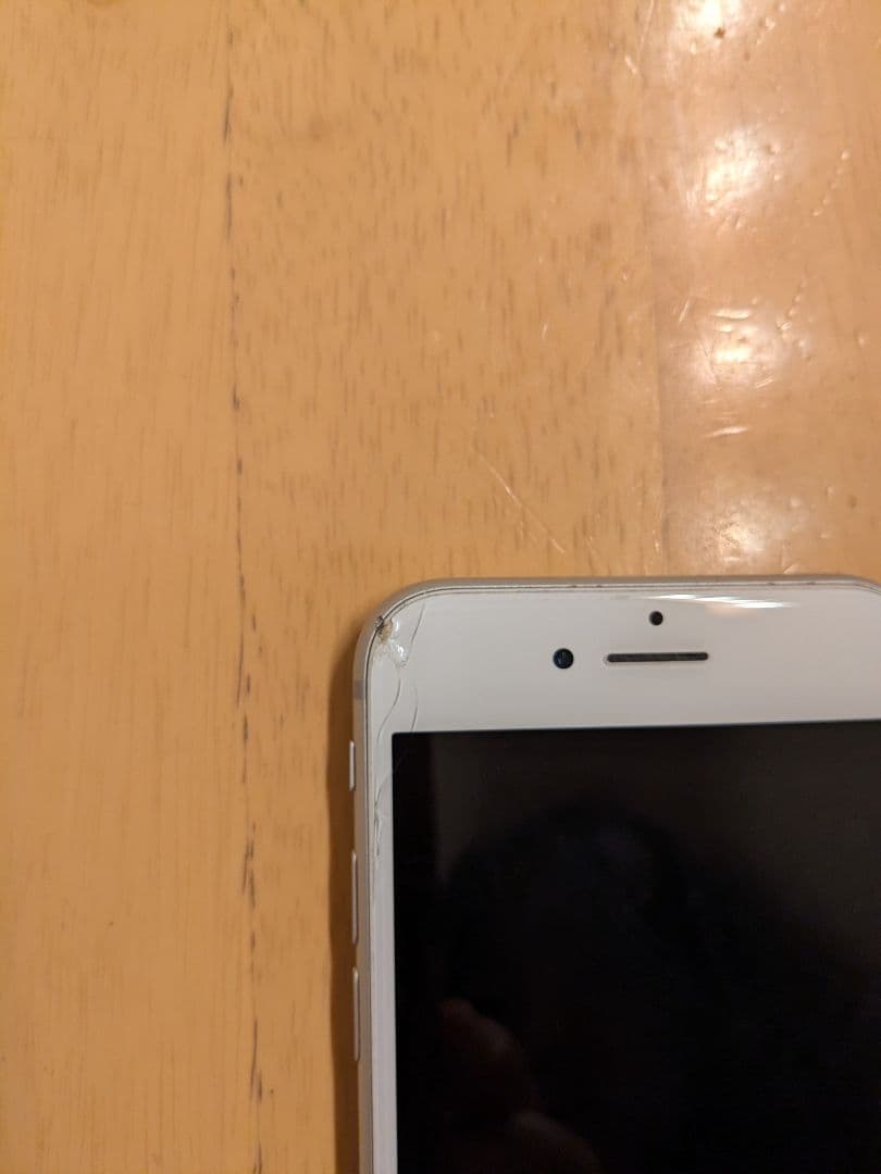 Apple iPhone 8 64GB シルバー 本体 アイフォン8