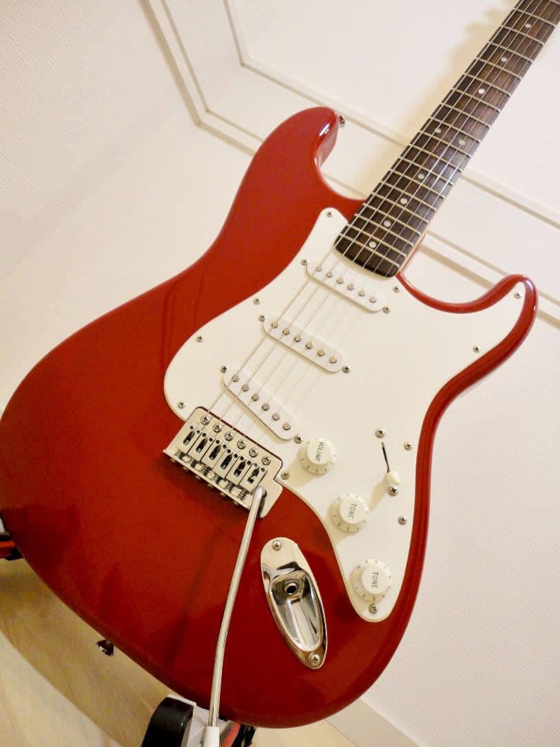 【メンテ済】Squier ストラトキャスター ダコタレッド