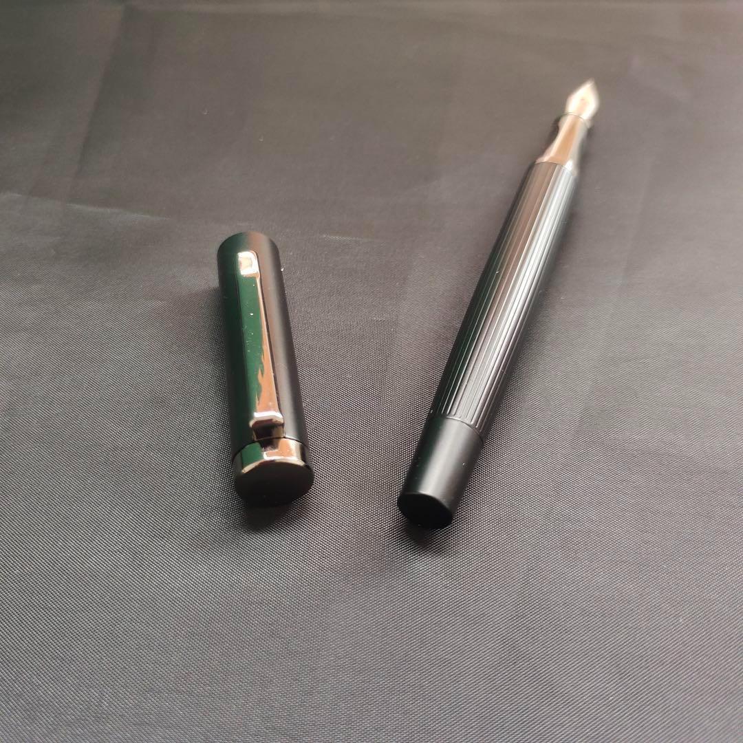 @ブラック ストライプデザイン 万年筆67