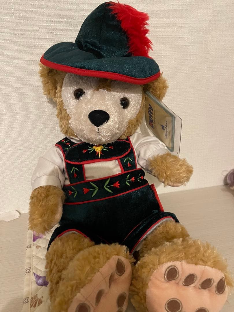 アメリカディズニーパーク購入　　　　　　　ダッフィー未使用タグ付　別売り服着用