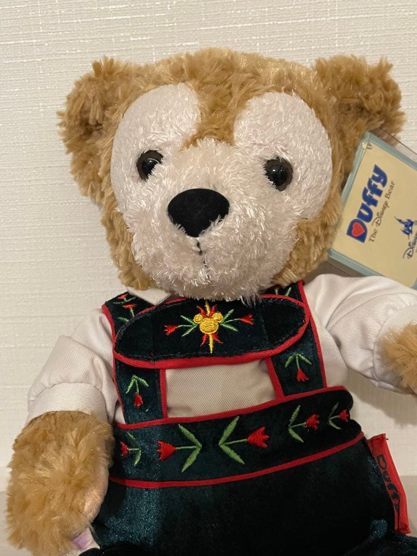 アメリカディズニーパーク購入　　　　　　　ダッフィー未使用タグ付　別売り服着用