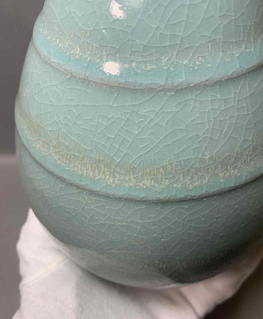 中国 横筋のある瓶　u6230950