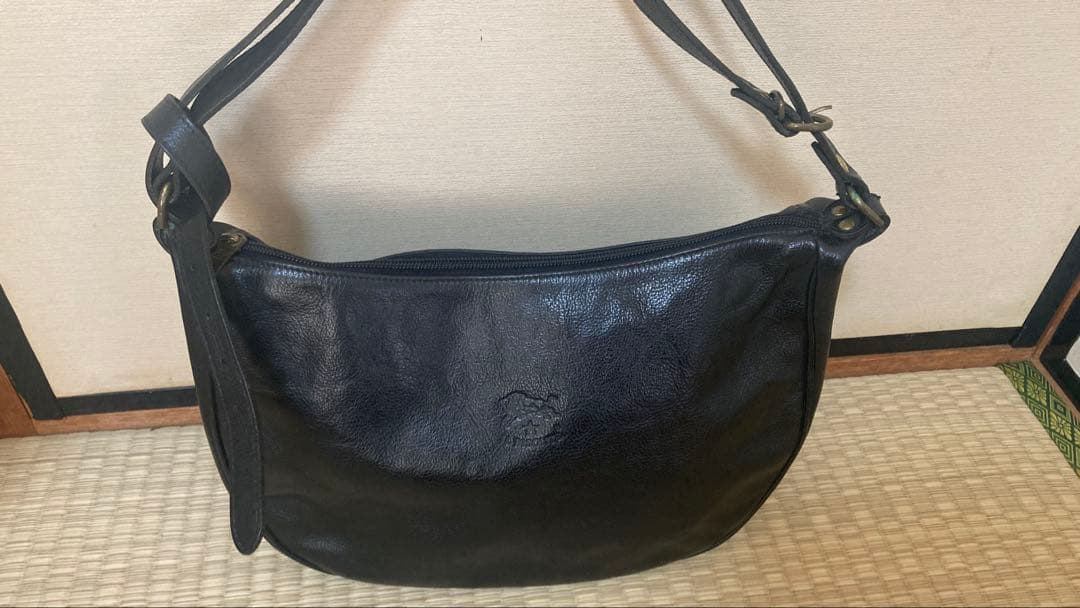 IL BISONTE ショルダーバッグ