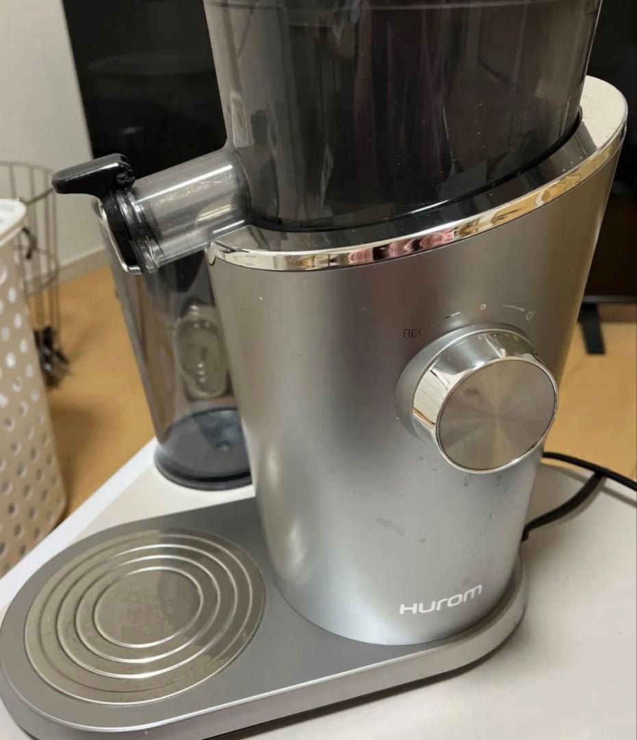 Hurom スロージューサー シルバー