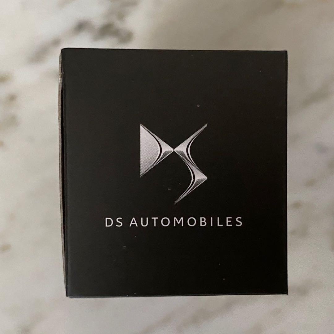 CITROËN DS 3 コレクターズ1/64スケールモデル