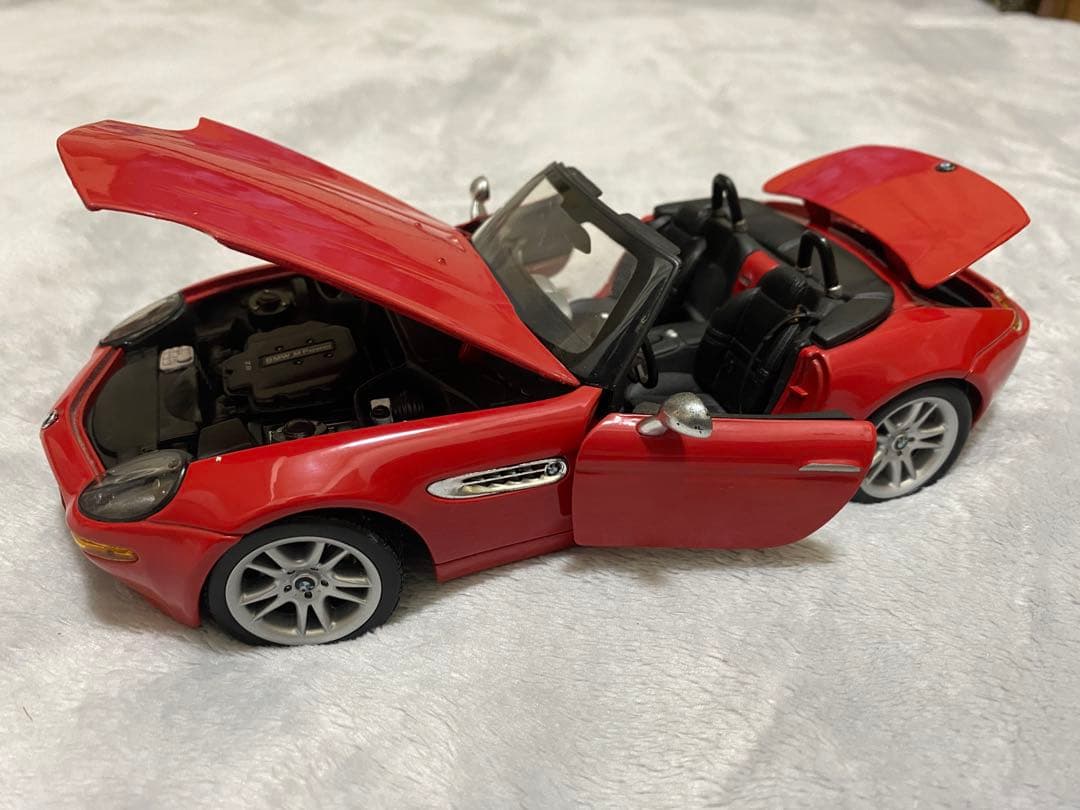 ミニカー Maisto BMW Z8 1/18