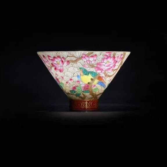 金糸ざんげの花鳥富貴のかばんばん茶碗。