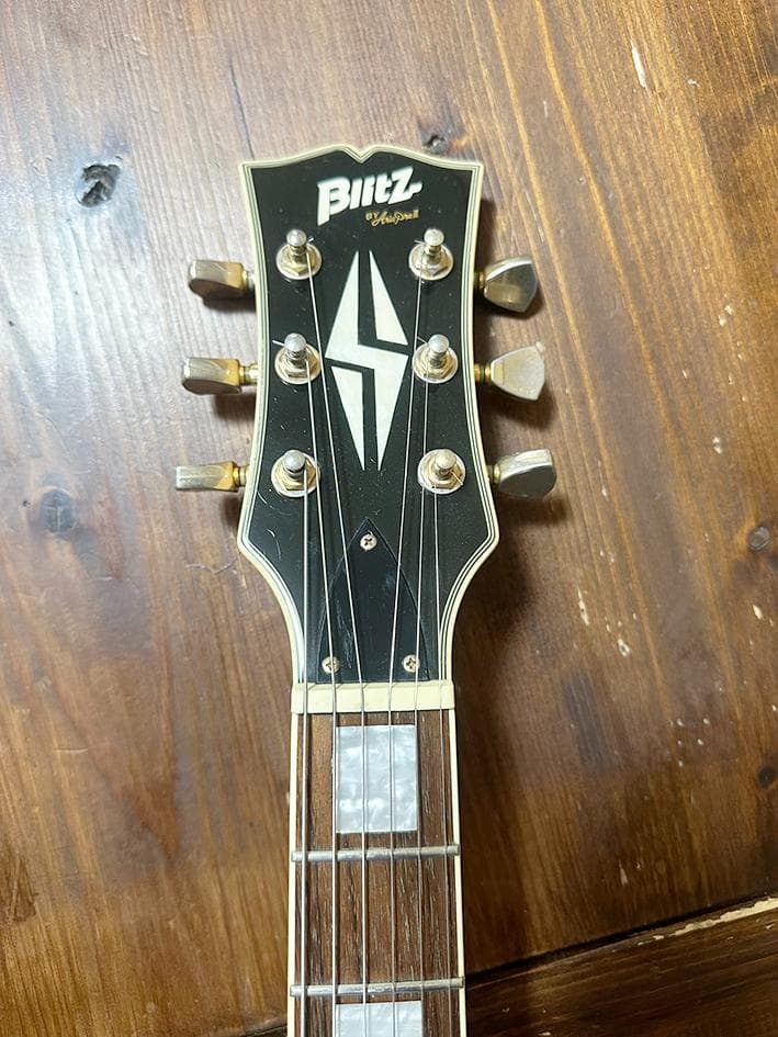 BLIT'S レスポールカスタムタイプ　エレキギター　ホワイト
