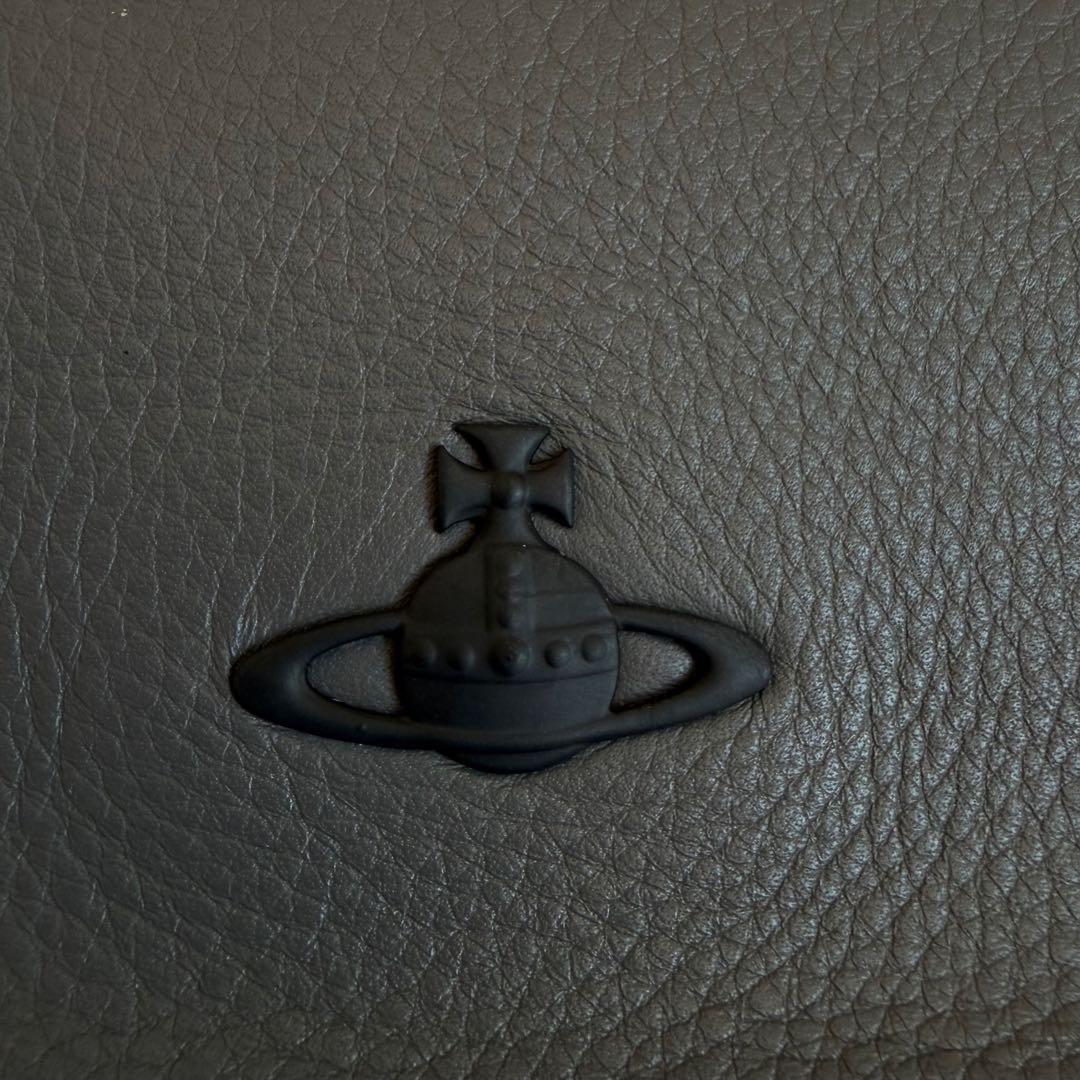 ヴィヴィアンウエストウッド　ショルダーバッグ　レザー　オーブ　大容量　グレー