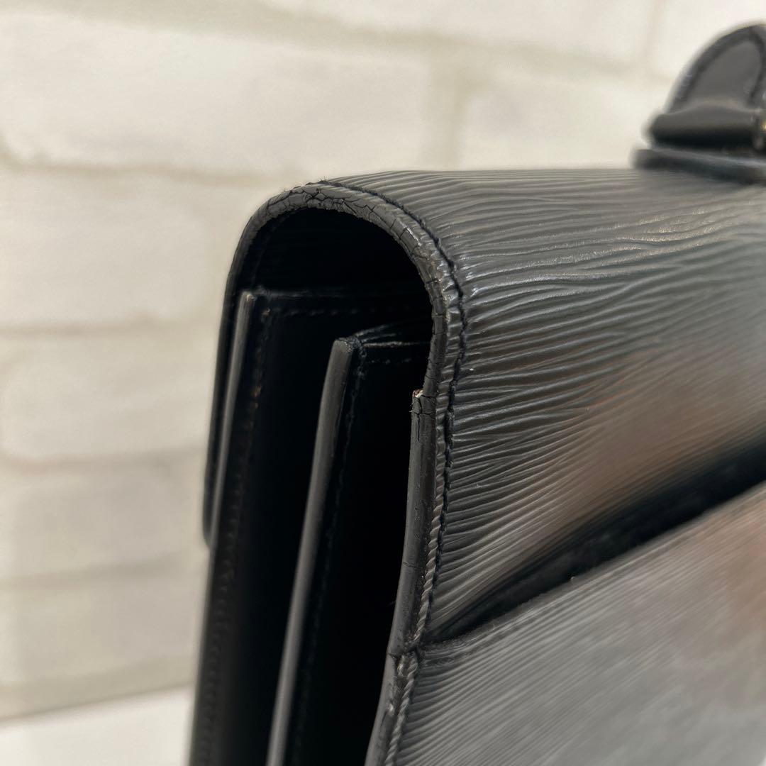 ブリーフケース　ルイヴィトン　エピ　コンセイエ　ブラック