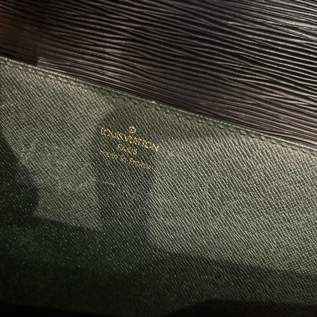 ブリーフケース　ルイヴィトン　エピ　コンセイエ　ブラック