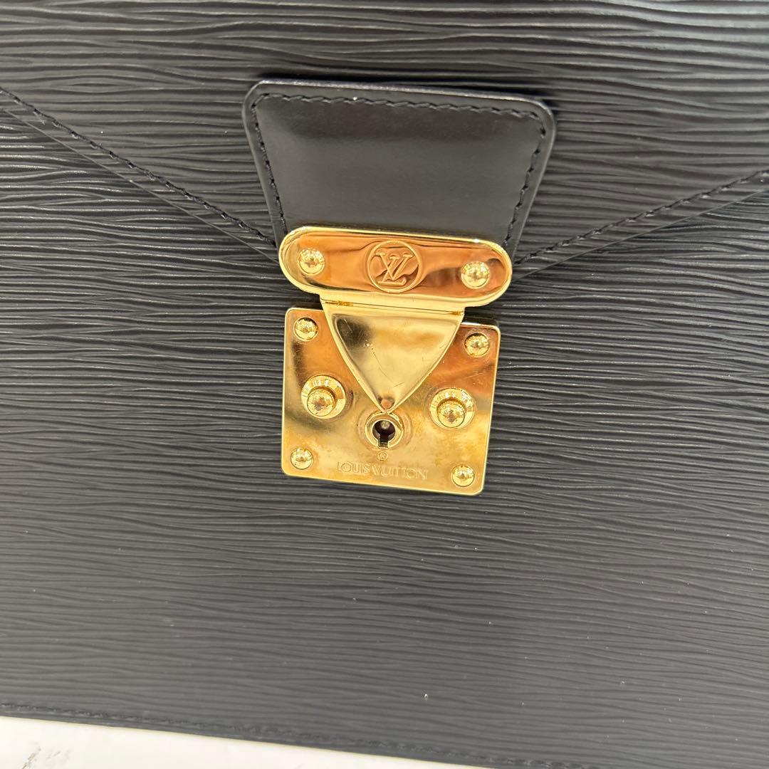 ブリーフケース　ルイヴィトン　エピ　コンセイエ　ブラック