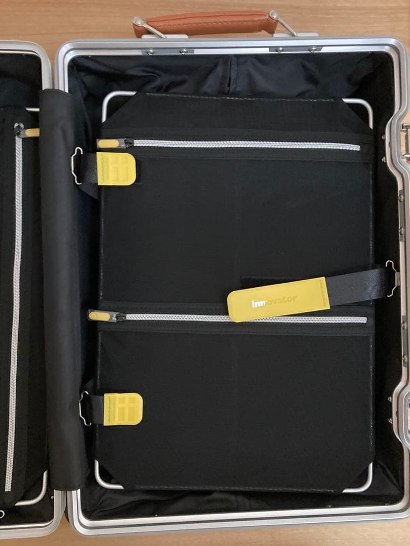 【美品】イノベーター 機内持ち込み対応　シルバー 36L
