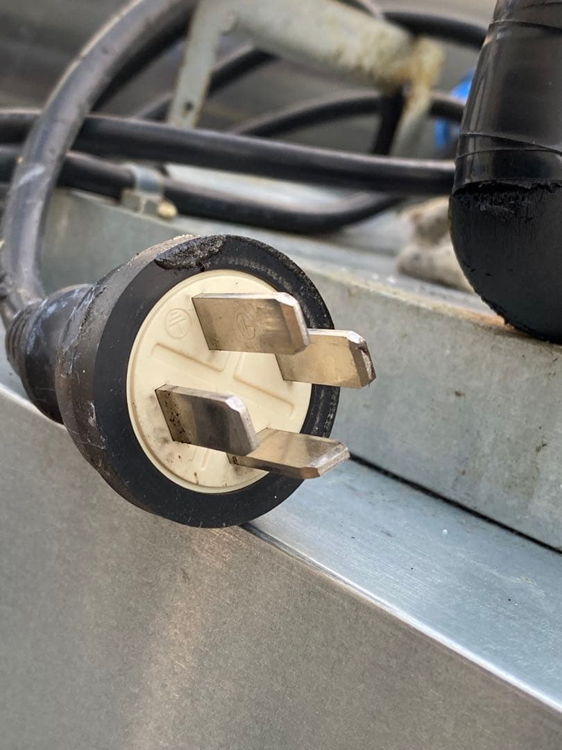 フクシマ 業務用縦型4ドア冷凍庫　URD54FMTA1 200V