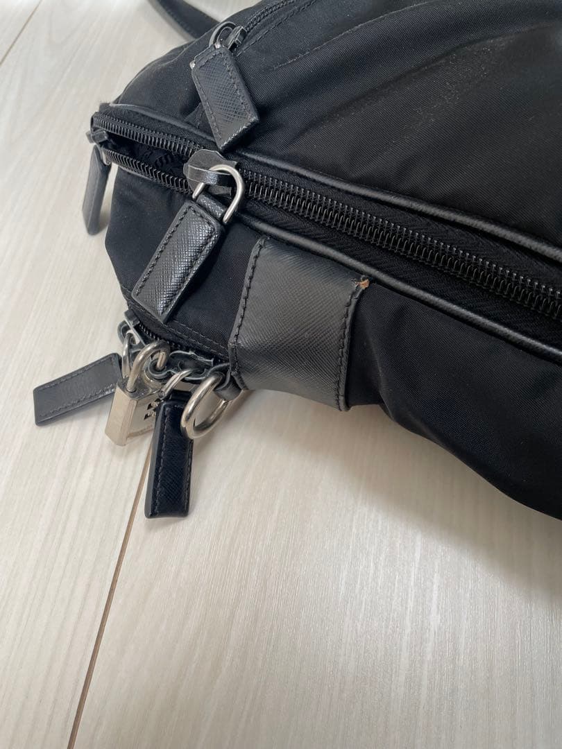 し*ん様 PRADA 黒 ナイロン ビジネスバッグ