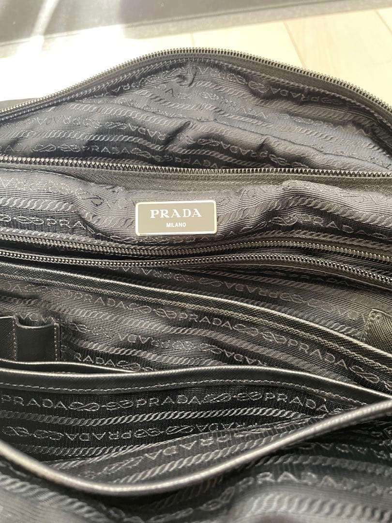 し*ん様 PRADA 黒 ナイロン ビジネスバッグ