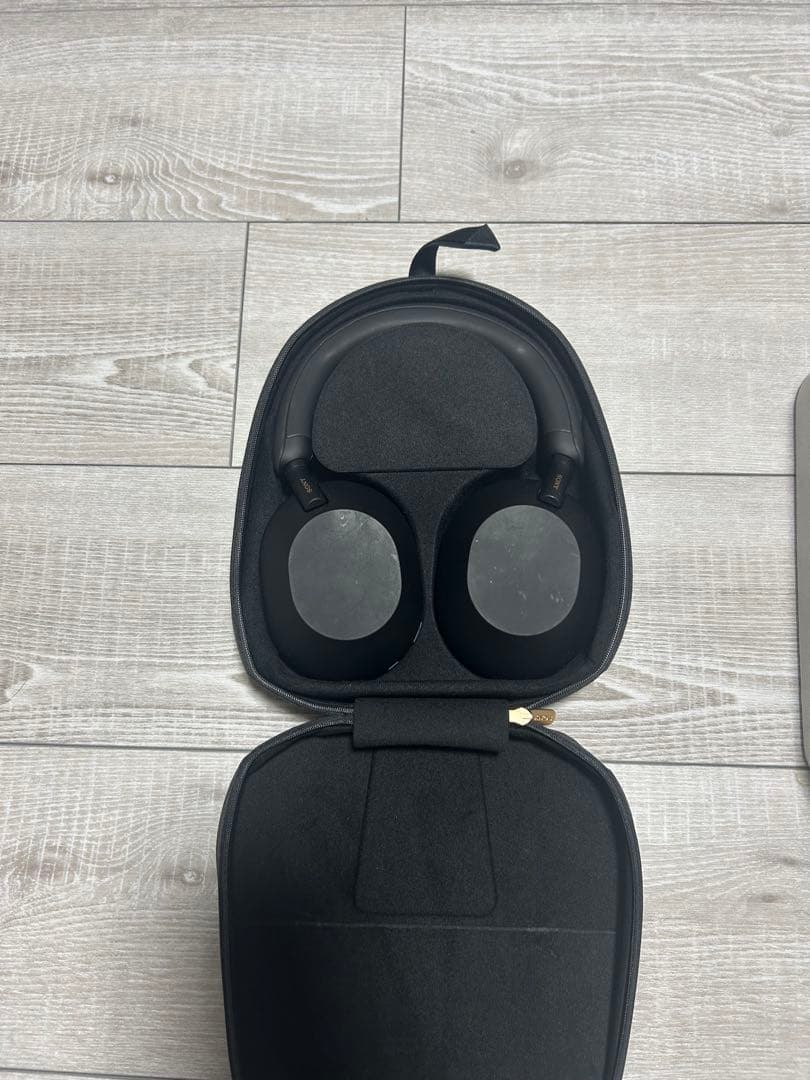 ソニー(SONY) ヘッドホンWH-1000XM5 ブラック　箱付き