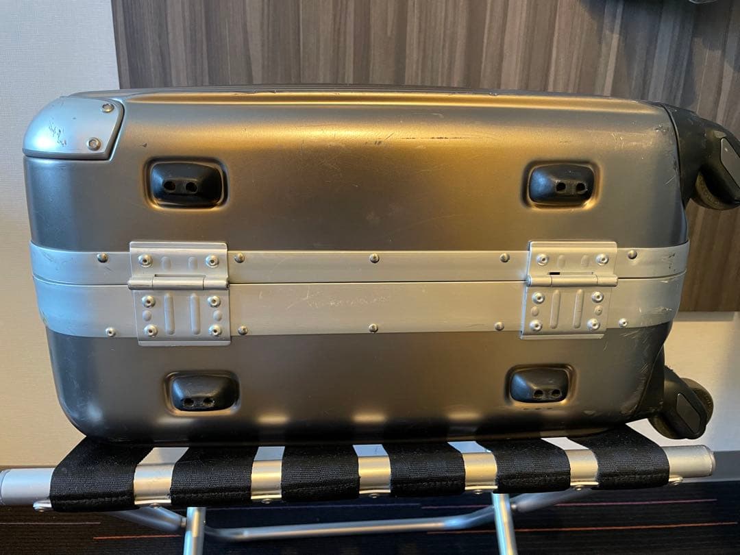 トリオ　CARGO カーゴ　スーツケース　シルバー