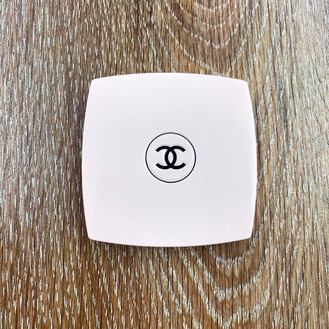m4622 シャネル CHANEL コンパクトミラー 111