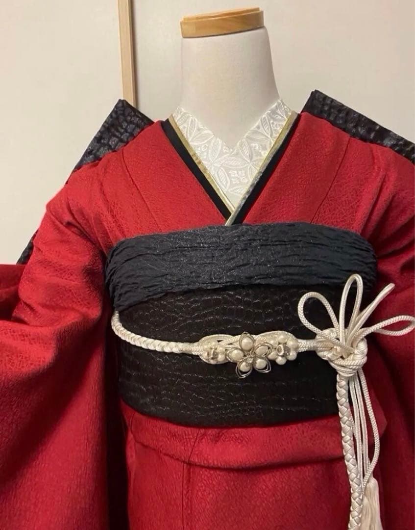 振袖フルセット　地紋　成人式　色無地振袖　赤　　黒　正絹　振袖6点セット