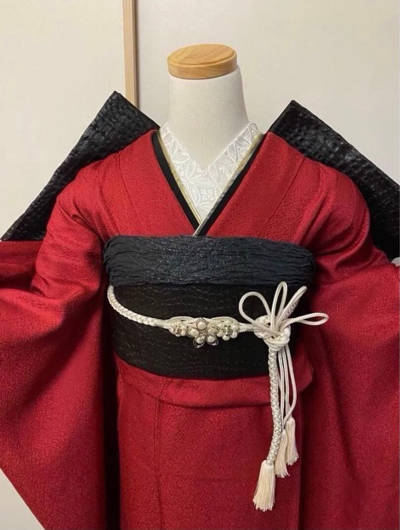 振袖フルセット　地紋　成人式　色無地振袖　赤　　黒　正絹　振袖6点セット