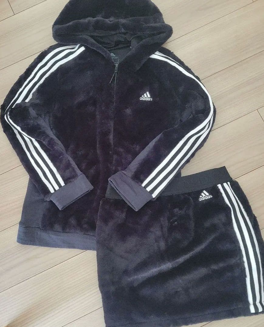 最終お値下げ早い者勝ち！adidaふわもこフリースブルゾン＆スカート ✨Mサイズ