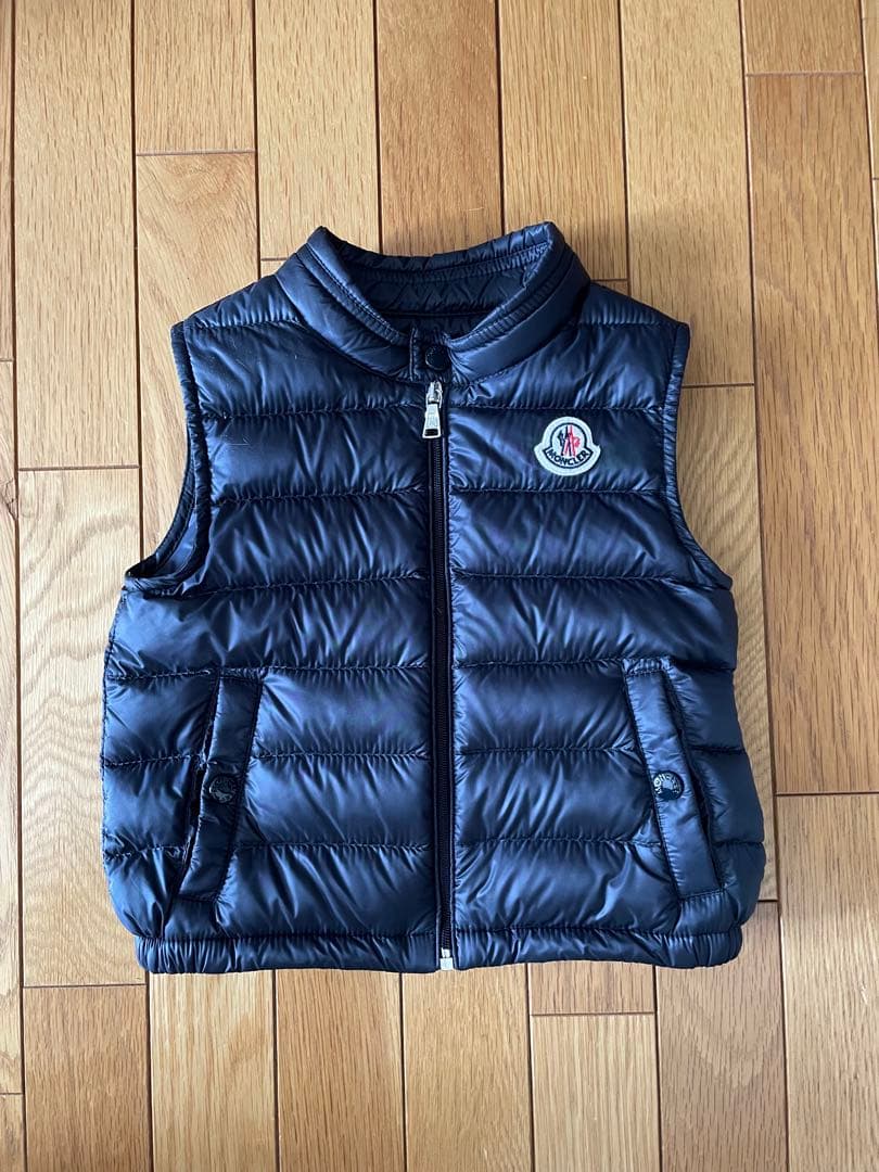 モンクレール　ダウンベスト