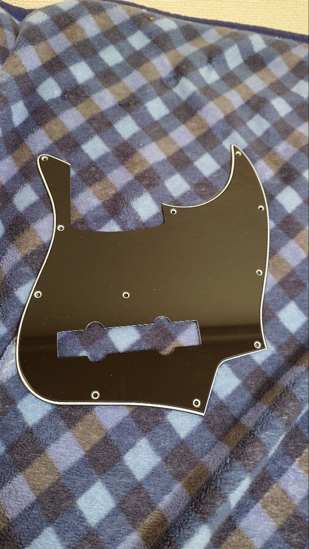 FREEDOM CUSTOM GUITAR RESEARCH 5弦ジャズベース