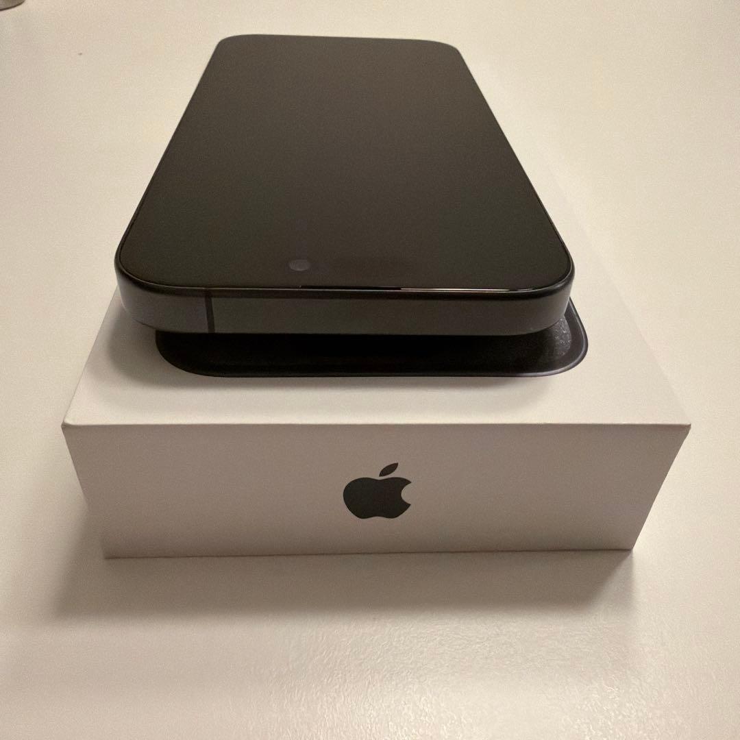 美品　90% iPhone 15 pro 256GB 　ブラックチタニウム