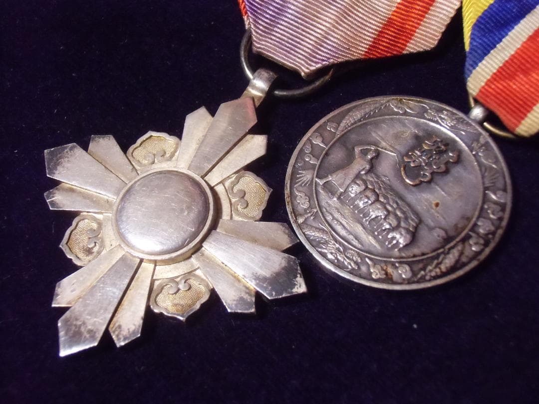 ●日本の勲章/徽章/日本軍＊銀製メダル２個セット（実物）